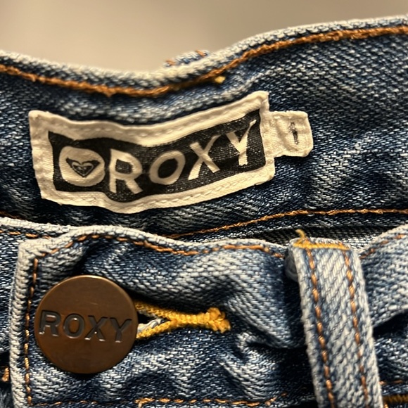 Roxy shorts size 1 - Picture 2 of 3
